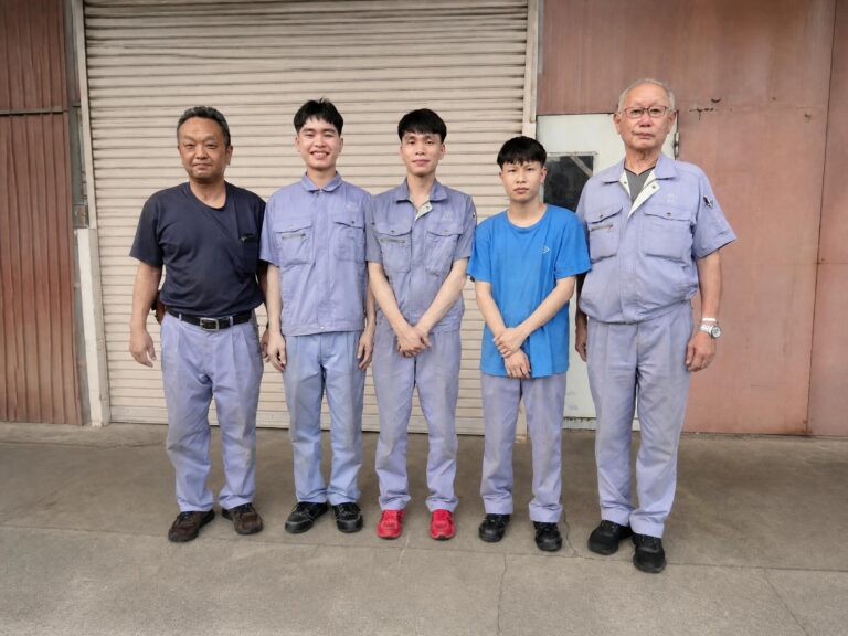 実習生指導員T様、技能実習生たち、生活指導員S様